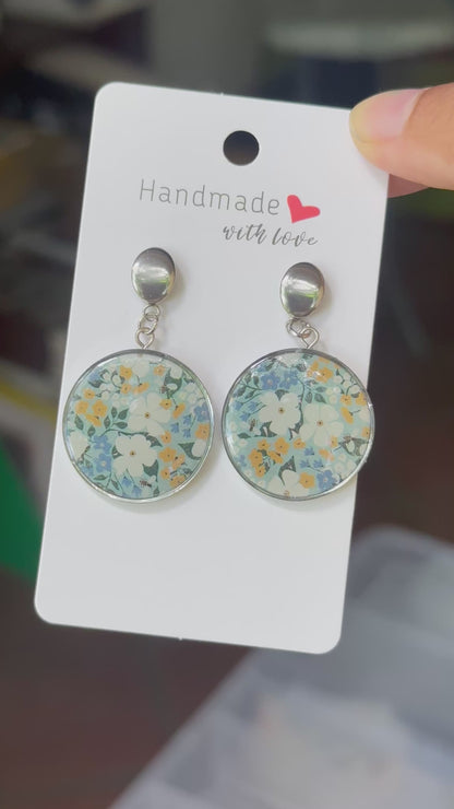 Daisy Blue Circle