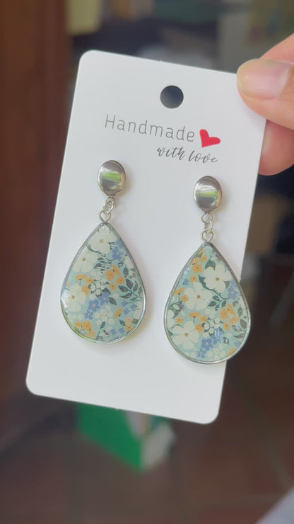 Daisy Blue Dangle